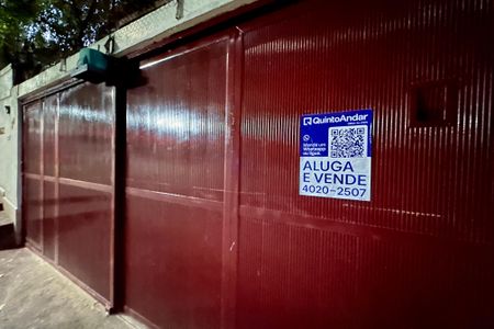 Casa à venda com 480m², 3 quartos e 2 vagas Casa à venda com 480m², 3 quartos e 2 vagasPlaquinha instalada