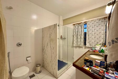 Casa à venda com 480m², 3 quartos e 2 vagas Casa à venda com 480m², 3 quartos e 2 vagasBanheiro da Suíte