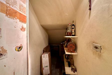 Casa à venda com 480m², 3 quartos e 2 vagas Casa à venda com 480m², 3 quartos e 2 vagasDespensa