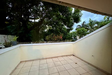 Casa à venda com 480m², 3 quartos e 2 vagas Casa à venda com 480m², 3 quartos e 2 vagasVaranda da Suíte