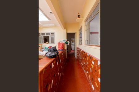 Casa para alugar com 265m², 4 quartos e 4 vagas Casa para alugar com 265m², 4 quartos e 4 vagasCorredor