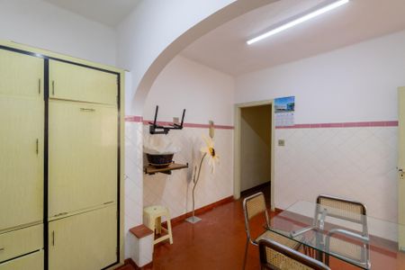 Casa para alugar com 265m², 4 quartos e 4 vagas Casa para alugar com 265m², 4 quartos e 4 vagasCozinha