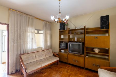 Casa para alugar com 265m², 4 quartos e 4 vagas Casa para alugar com 265m², 4 quartos e 4 vagasSala