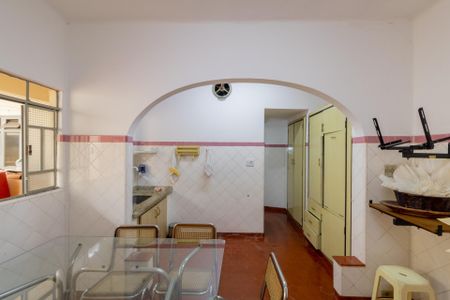 Casa para alugar com 265m², 4 quartos e 4 vagas Casa para alugar com 265m², 4 quartos e 4 vagasCozinha