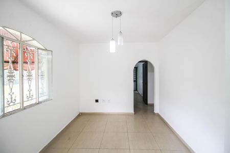 Casa para alugar com 95m², 2 quartos e sem vaga Casa para alugar com 95m², 2 quartos e sem vagaSala