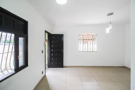 Casa para alugar com 95m², 2 quartos e sem vaga Casa para alugar com 95m², 2 quartos e sem vagaSala