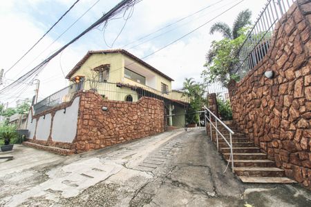Casa para alugar com 95m², 2 quartos e sem vaga Casa para alugar com 95m², 2 quartos e sem vagaFachada