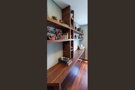 Apartamento à venda com 173m², 4 quartos e 3 vagas Apartamento à venda com 173m², 4 quartos e 3 vagasEscritório