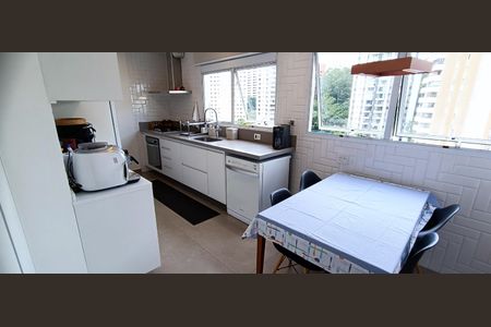 Apartamento à venda com 173m², 4 quartos e 3 vagas Apartamento à venda com 173m², 4 quartos e 3 vagasCozinha