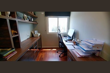 Apartamento à venda com 173m², 4 quartos e 3 vagas Apartamento à venda com 173m², 4 quartos e 3 vagasEscritório