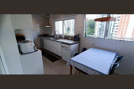 Apartamento à venda com 173m², 4 quartos e 3 vagas Apartamento à venda com 173m², 4 quartos e 3 vagasCozinha