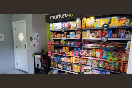 Apartamento à venda com 173m², 4 quartos e 3 vagas Apartamento à venda com 173m², 4 quartos e 3 vagasÁrea comum - Mercadinho