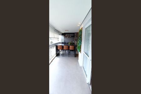 Apartamento à venda com 173m², 4 quartos e 3 vagas Apartamento à venda com 173m², 4 quartos e 3 vagasVaranda gourmet