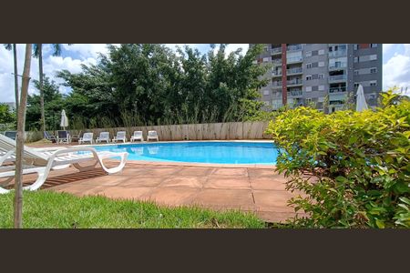 Apartamento à venda com 173m², 4 quartos e 3 vagas Apartamento à venda com 173m², 4 quartos e 3 vagasÁrea comum - Piscina