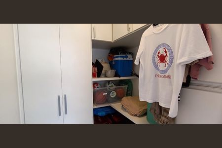 Apartamento à venda com 173m², 4 quartos e 3 vagas Apartamento à venda com 173m², 4 quartos e 3 vagasDespensa