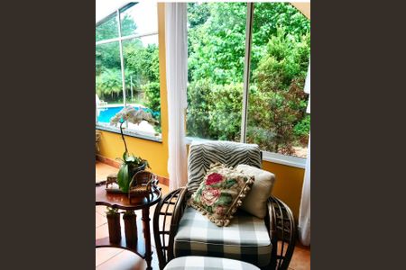 Casa à venda com 570m², 4 quartos e 4 vagas Casa à venda com 570m², 4 quartos e 4 vagassala