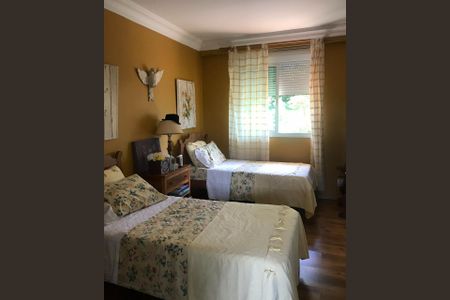 Casa à venda com 570m², 4 quartos e 4 vagas Casa à venda com 570m², 4 quartos e 4 vagasquarto