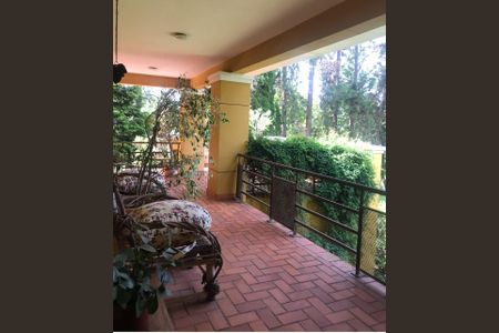 Casa à venda com 570m², 4 quartos e 4 vagas Casa à venda com 570m², 4 quartos e 4 vagasvaranda