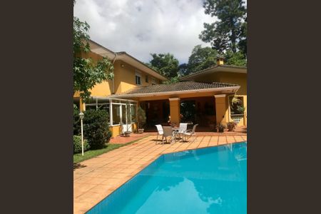 Casa à venda com 570m², 4 quartos e 4 vagas Casa à venda com 570m², 4 quartos e 4 vagasPiscina