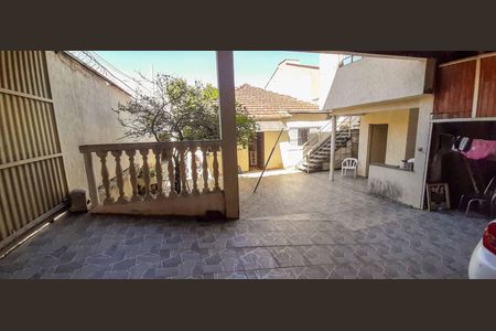 Casa à venda com 275m², 2 quartos e 5 vagas Casa à venda com 275m², 2 quartos e 5 vagasGaragem