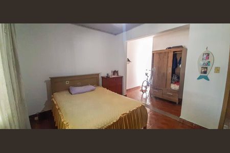 Casa à venda com 275m², 2 quartos e 5 vagas Casa à venda com 275m², 2 quartos e 5 vagasQuarto