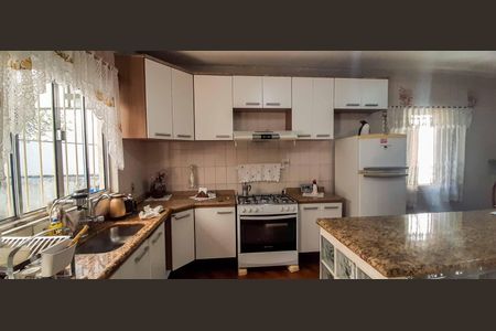 Casa à venda com 275m², 2 quartos e 5 vagas Casa à venda com 275m², 2 quartos e 5 vagasCozinha