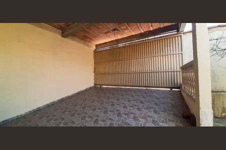 Casa à venda com 275m², 2 quartos e 5 vagas Casa à venda com 275m², 2 quartos e 5 vagasGaragem