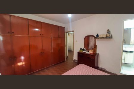 Casa à venda com 275m², 2 quartos e 5 vagas Casa à venda com 275m², 2 quartos e 5 vagasSuíte