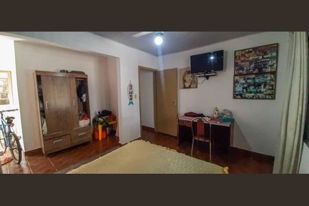 Casa à venda com 275m², 2 quartos e 5 vagas Casa à venda com 275m², 2 quartos e 5 vagasQuarto