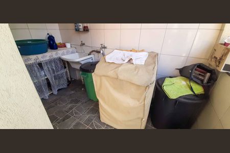 Casa à venda com 275m², 2 quartos e 5 vagas Casa à venda com 275m², 2 quartos e 5 vagasDetalhe da area de serviço