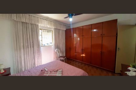 Casa à venda com 275m², 2 quartos e 5 vagas Casa à venda com 275m², 2 quartos e 5 vagasSuíte