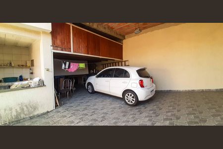 Casa à venda com 275m², 2 quartos e 5 vagas Casa à venda com 275m², 2 quartos e 5 vagasGaragem