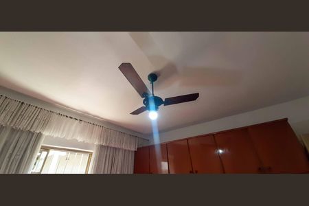 Casa à venda com 275m², 2 quartos e 5 vagas Casa à venda com 275m², 2 quartos e 5 vagasSuíte