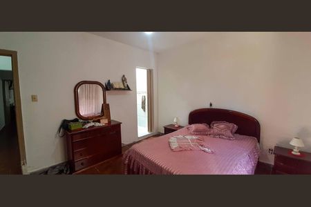 Casa à venda com 275m², 2 quartos e 5 vagas Casa à venda com 275m², 2 quartos e 5 vagasSuíte