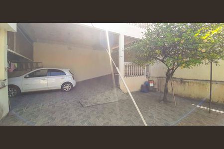 Casa à venda com 275m², 2 quartos e 5 vagas Casa à venda com 275m², 2 quartos e 5 vagasQuintal