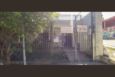 Casa à venda com 275m², 2 quartos e 5 vagas Casa à venda com 275m², 2 quartos e 5 vagasFachada da casa