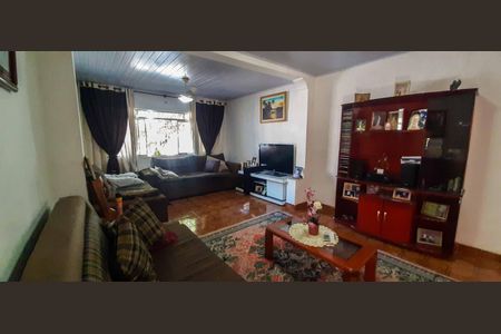 Casa à venda com 275m², 2 quartos e 5 vagas Casa à venda com 275m², 2 quartos e 5 vagasSala