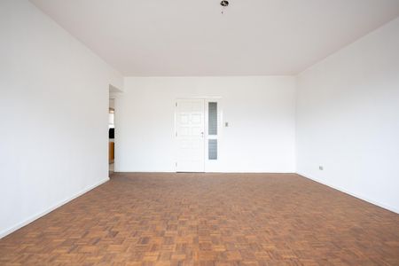 Apartamento à venda com 120m², 3 quartos e 1 vaga Apartamento à venda com 120m², 3 quartos e 1 vagaSala