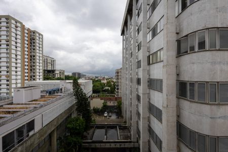 Apartamento à venda com 120m², 3 quartos e 1 vaga Apartamento à venda com 120m², 3 quartos e 1 vagaÁrea de Serviço Vista