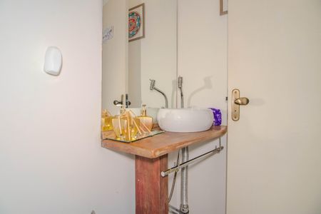 Lavabo da Sala de casa à venda com 3 quartos, 174m² em Morro Santana, Porto Alegre
