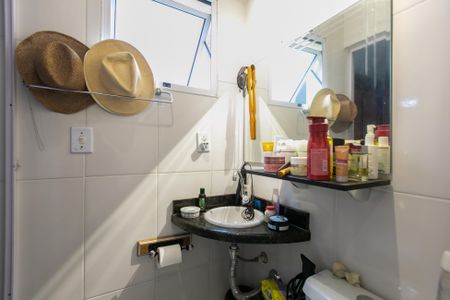 Casa para alugar com 100m², 2 quartos e 1 vaga Casa para alugar com 100m², 2 quartos e 1 vagaBanheiro da Suíte 1