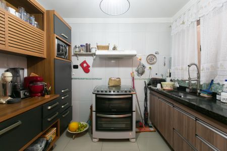 Casa para alugar com 100m², 2 quartos e 1 vaga Casa para alugar com 100m², 2 quartos e 1 vagaCozinha - Armários