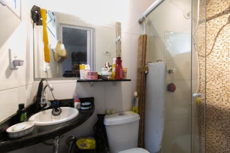 Casa para alugar com 100m², 2 quartos e 1 vaga Casa para alugar com 100m², 2 quartos e 1 vagaBanheiro da Suíte 1