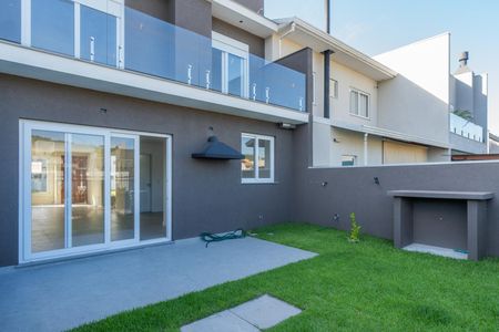 Casa de condomínio à venda com 154m², 3 quartos e 3 vagas Casa de condomínio à venda com 154m², 3 quartos e 3 vagasQuintal