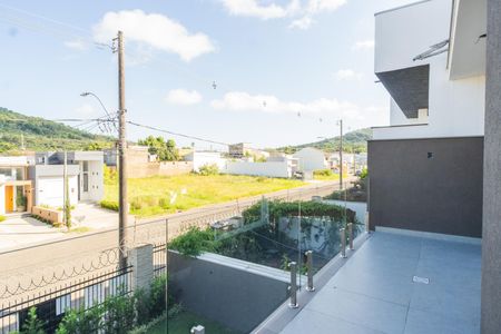 Casa de condomínio à venda com 154m², 3 quartos e 3 vagas Casa de condomínio à venda com 154m², 3 quartos e 3 vagasVaranda do Quarto 1 e 2