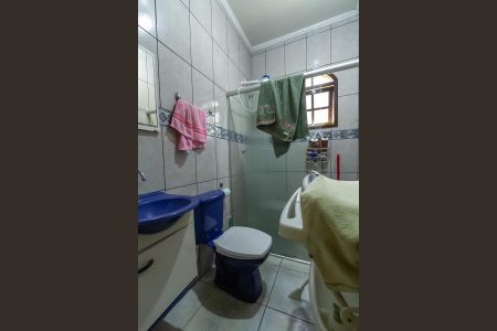 Casa à venda com 236m², 4 quartos e 2 vagas Casa à venda com 236m², 4 quartos e 2 vagasBanheiro Casa 2