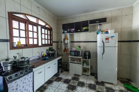 Casa à venda com 236m², 4 quartos e 2 vagas Casa à venda com 236m², 4 quartos e 2 vagasCozinha Casa 2