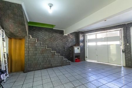 Casa à venda com 236m², 4 quartos e 2 vagas Casa à venda com 236m², 4 quartos e 2 vagasGaragem