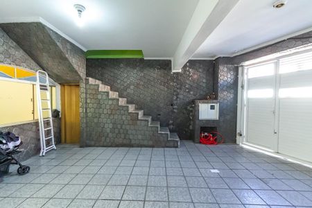 Casa à venda com 236m², 4 quartos e 2 vagas Casa à venda com 236m², 4 quartos e 2 vagasGaragem