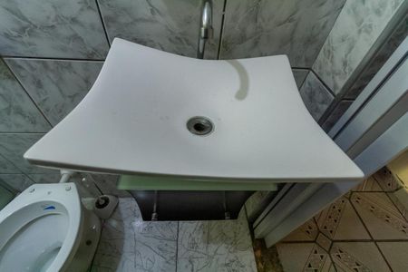 Casa à venda com 236m², 4 quartos e 2 vagas Casa à venda com 236m², 4 quartos e 2 vagasBanheiro 2